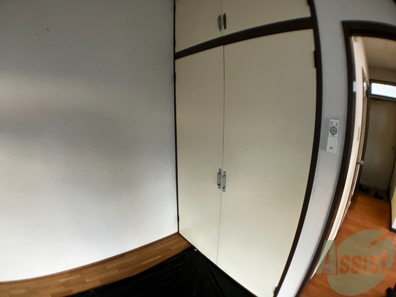 収納　クローゼットです。両開きになっています。