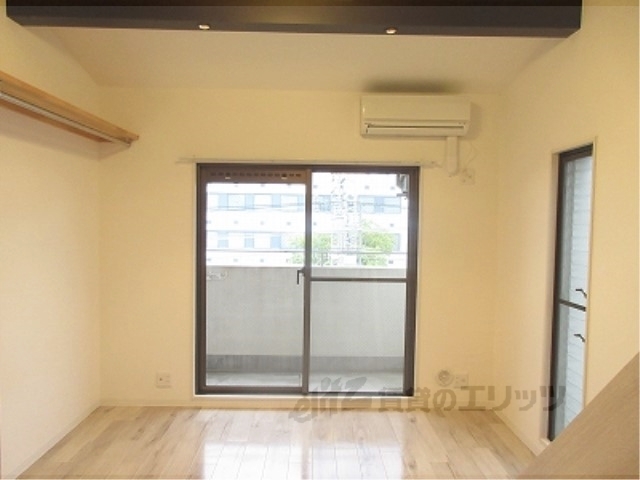 居室・リビング　居室