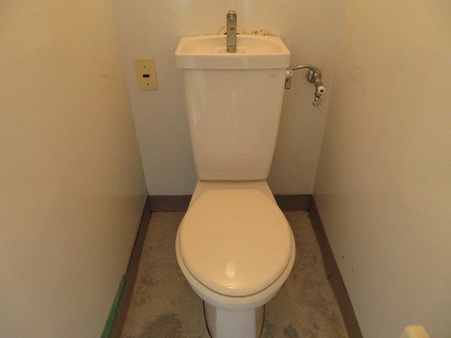 トイレ　別号室の写真
