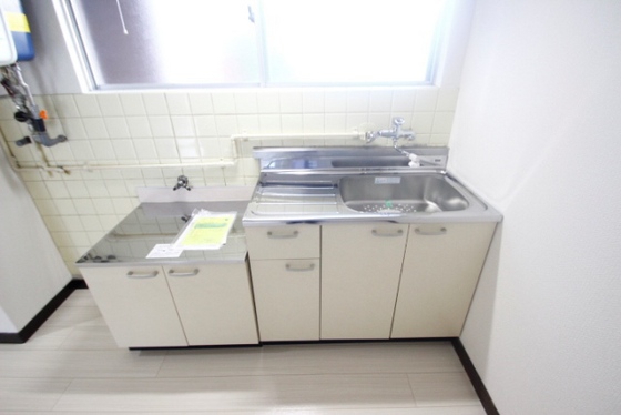 キッチン　※別部屋の写真です