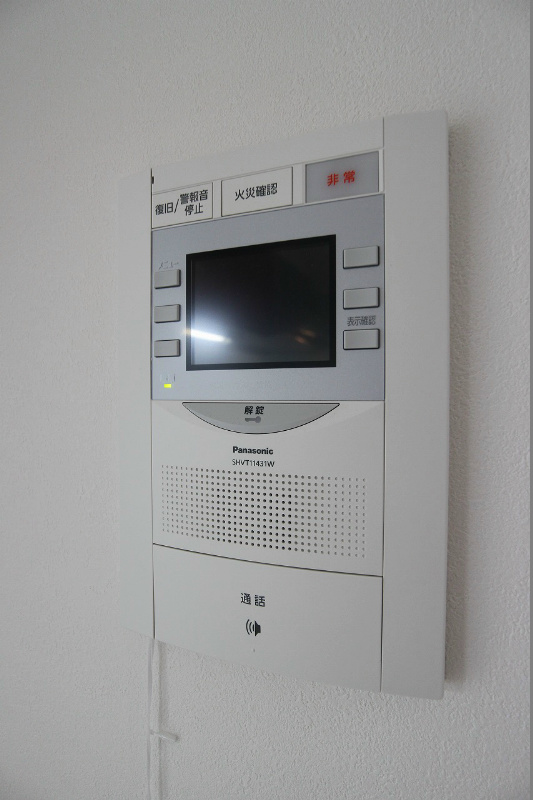 セキュリティ　TVモニタ付インターホンなので安心ですね。