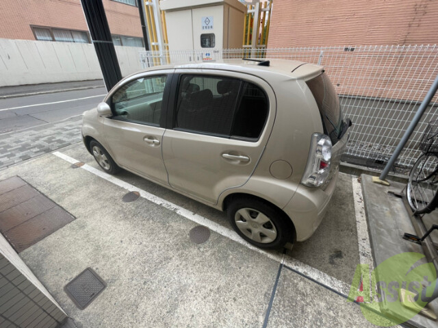 【ラトゥールの駐車場】