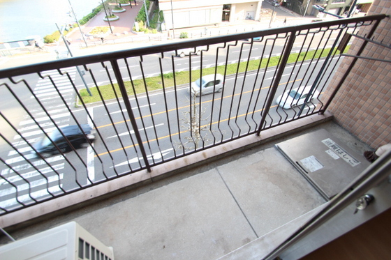 バルコニー　※別部屋の写真です