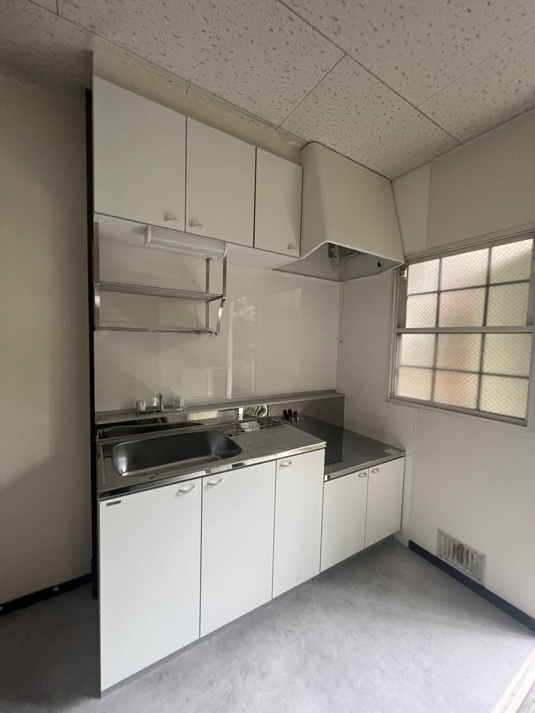 キッチン　２口コンロ設置可能※退去前のため、以前の写真を使用しています