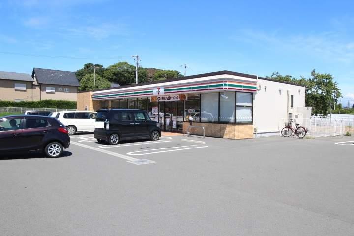コンビニ　セブンイレブン（コンビニ）まで981m