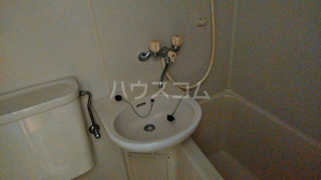 【川崎市麻生区片平のアパートの洗面設備】