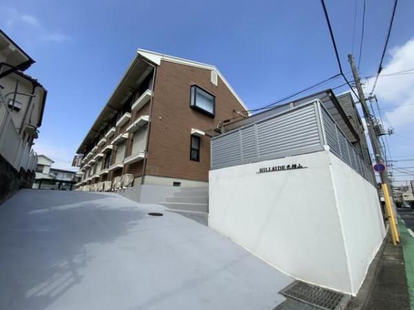 八王子市元横山町のアパートの建物外観