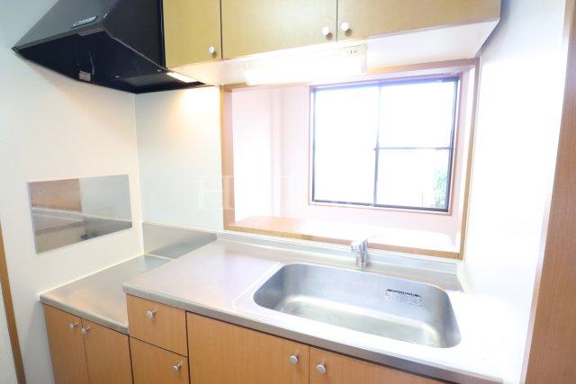 キッチン　同物件別部屋です。