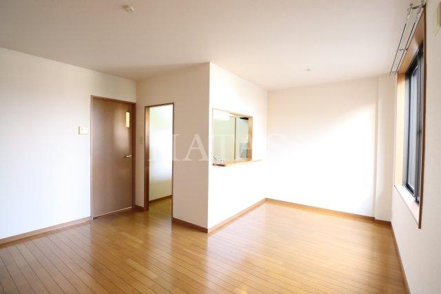 居室・リビング　同物件別部屋です。