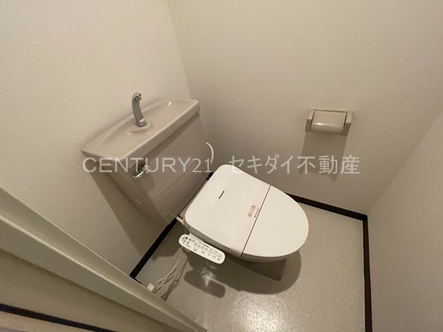 トイレ　温水洗浄便座