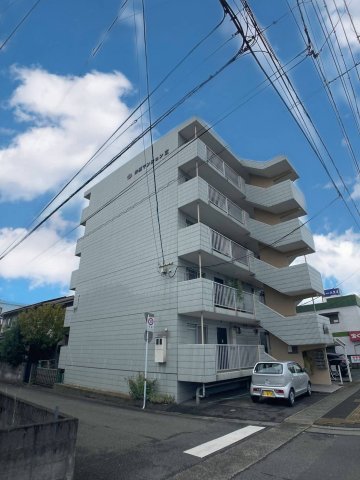 【井原マンションIIIの建物外観】