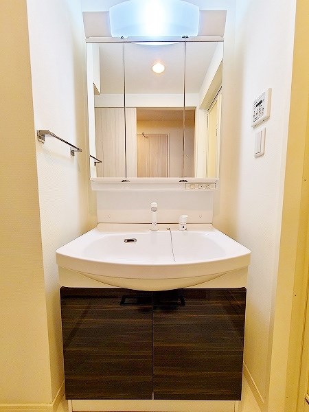 洗面設備　★シャワー付き洗面台★