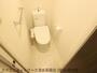 トイレ　落ち着いた色調のトイレです