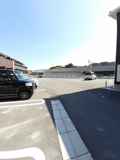 【吾川郡いの町波川のアパートの駐車場】