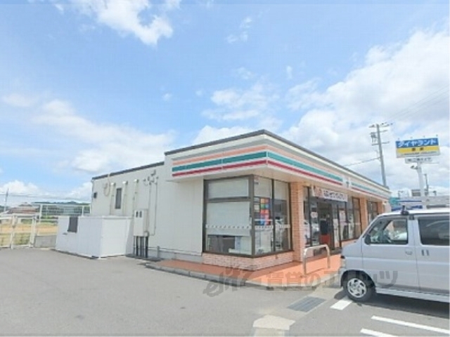 コンビニ　セブンイレブン栗東林西店（コンビニ）まで220m
