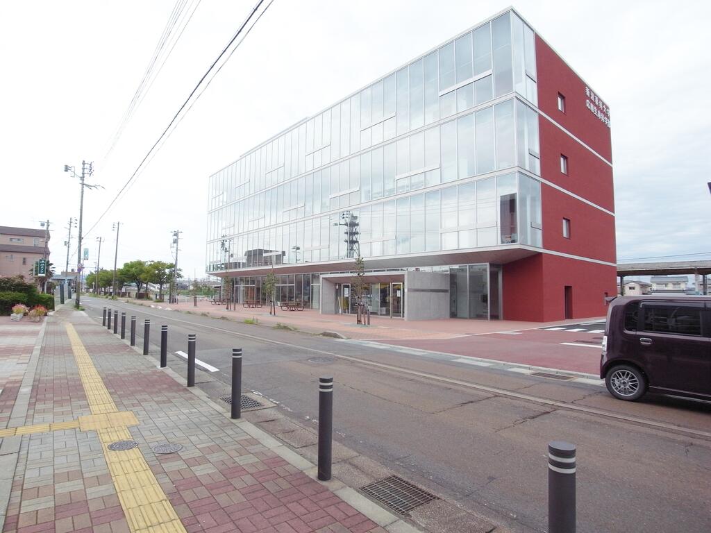 大学・短大　私立新潟薬科大学新津駅東キャンパス（大学・短大）まで1125m