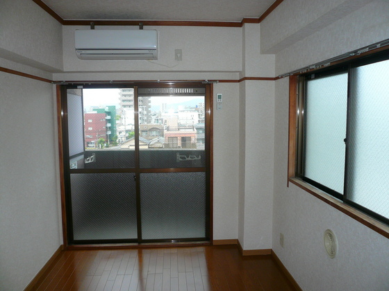 居室・リビング　※別号室の写真です