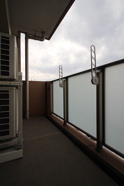 バルコニー　同物件別号室の写真