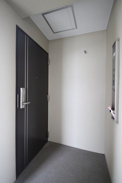 玄関　同物件別号室の写真