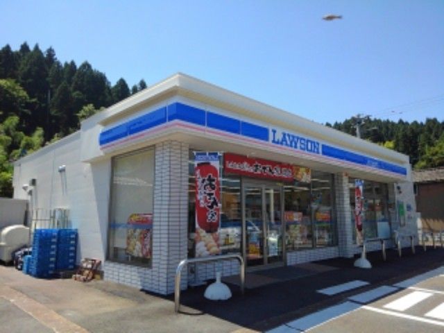 コンビニ　ローソン加茂桜沢店（コンビニ）まで500m