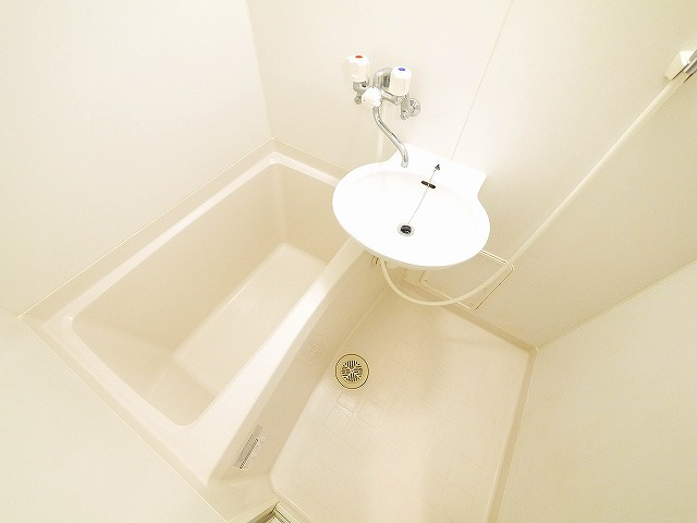 バス・シャワールーム　ゆったり過ごせるお風呂です