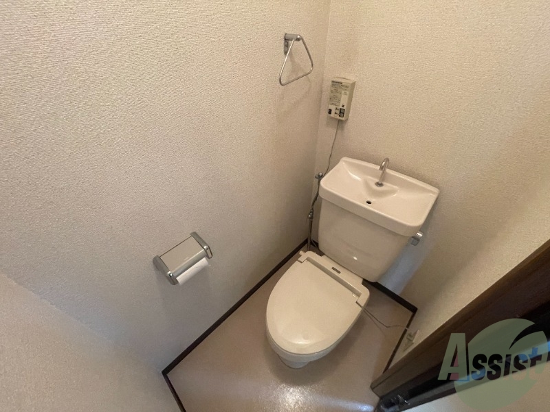 トイレ　シンプルなお手洗いになっていますね。落ち着いて出来ますね。