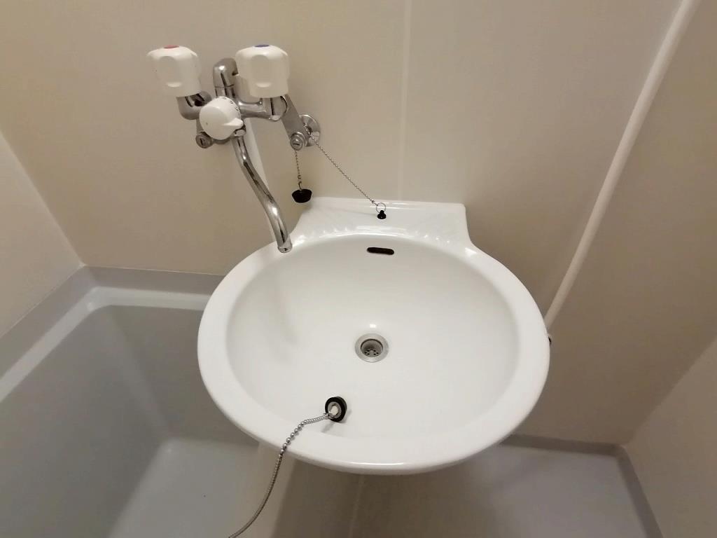 洗面設備　お風呂に洗面台がついております。