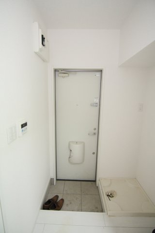 玄関　別部屋参考写真です。