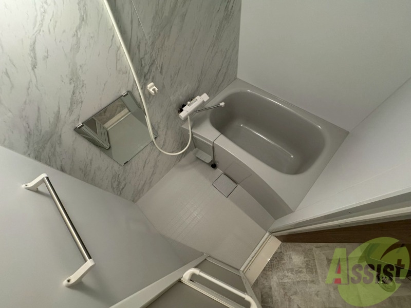 バス・シャワールーム　ユニットバスです。疲れを癒すのに欠かせませんね！