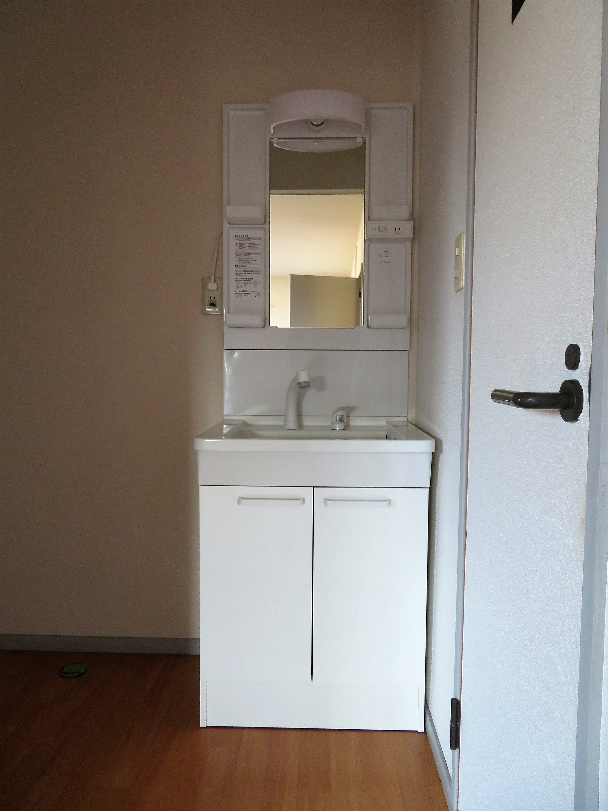 洗面設備　独立型洗面台！忙しい朝に便利です！