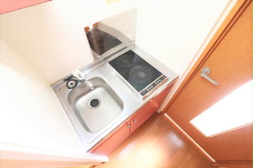 キッチン　２口コンロ付きラジエントヒータを設置