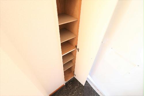 玄関　シューズボックス完備により女性でも安心