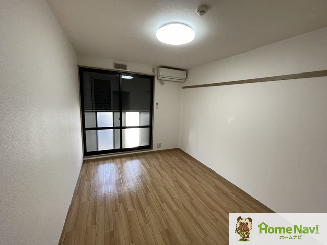 セキュリティ　シャッター雨戸付き。