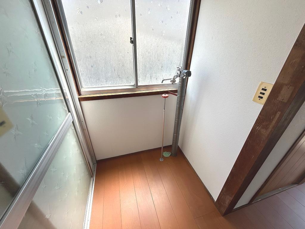 バルコニー　洗濯機置場