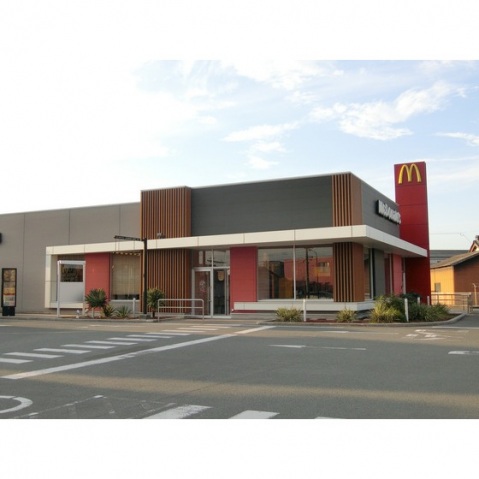 その他　マクドナルド　徒歩4分（その他）まで320m
