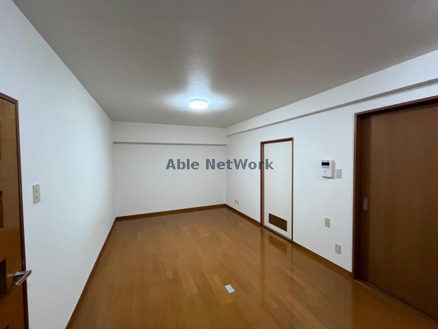 居室・リビング　※室内照明は残置物になります