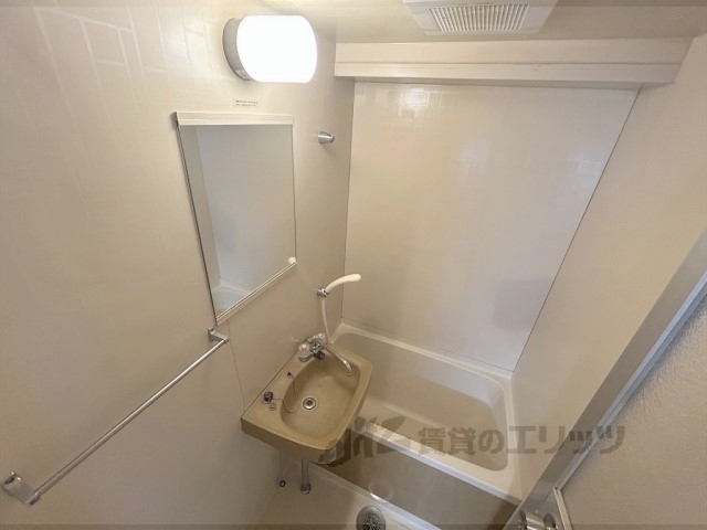 バス・シャワールーム　バス