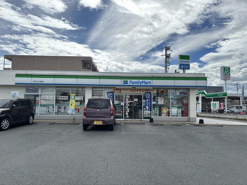 コンビニ　ファミリーマート YOUランド玉名店（コンビニ）まで714m