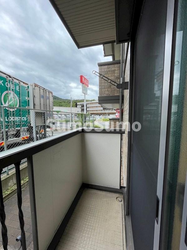 バルコニー　外からの目が気にならないバルコニーで洗濯物が干せます