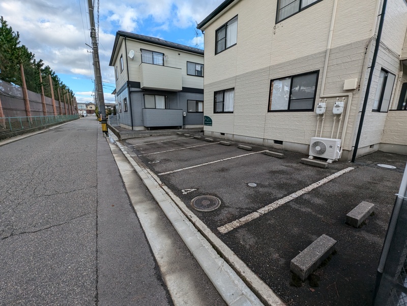 駐車場　駐車場