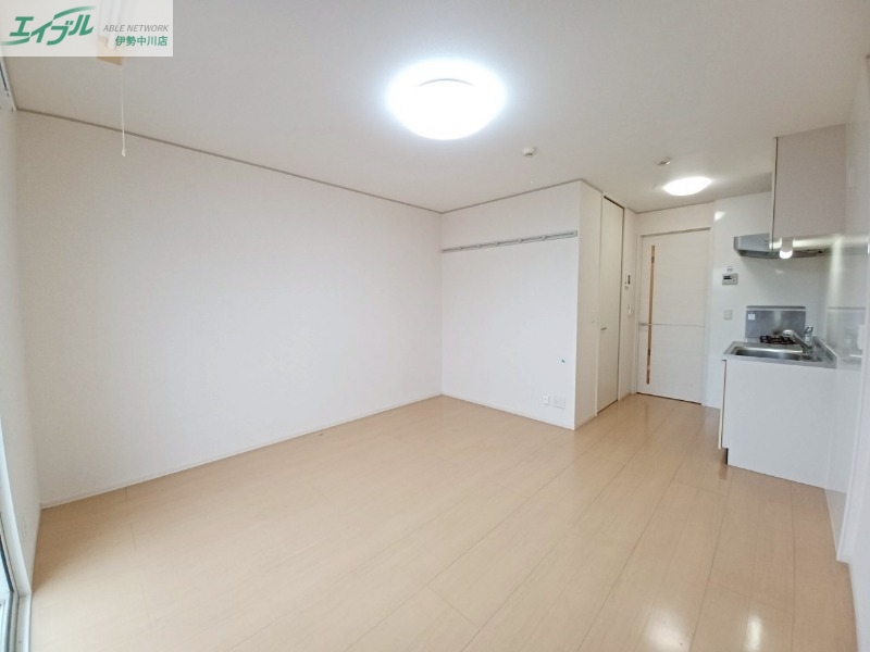 居室・リビング　同型参考写真