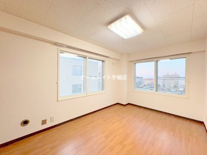 その他部屋・スペース　明るい洋室、寝室にどうぞ♪