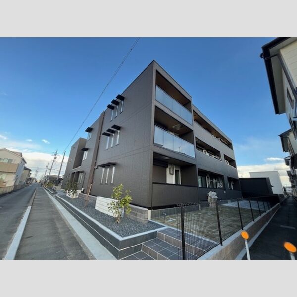 建物外観　西側外観