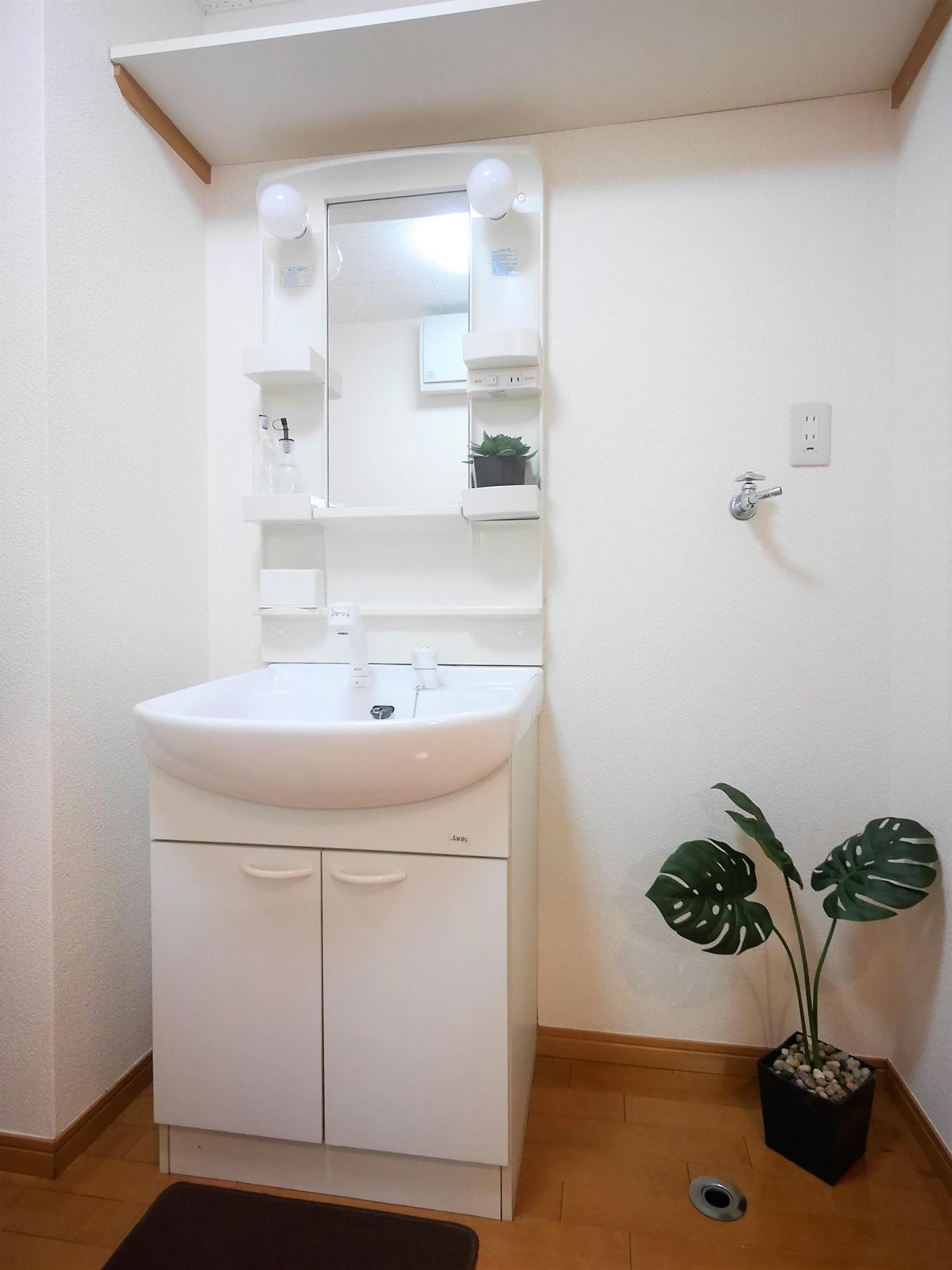 洗面設備　※モデルルーム写真の為、入居時家具・備品等はついてきません※