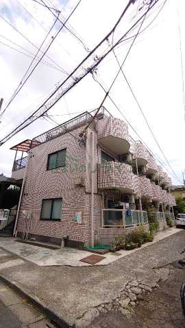 建物外観　スモールフィールド