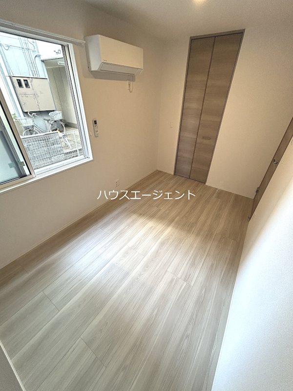 その他部屋・スペース　5帖洋室。日当たりの良いお部屋です。