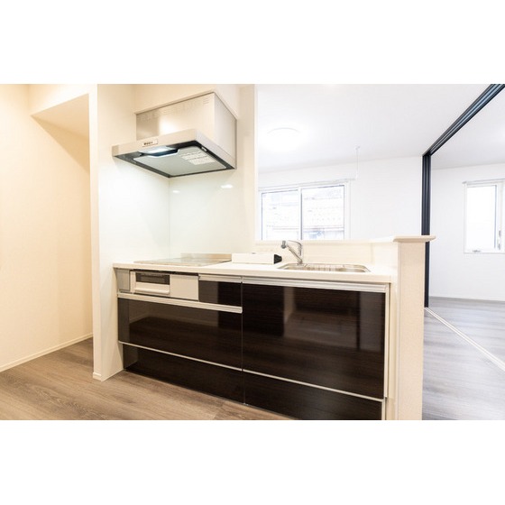 キッチン　※キッチン色異なります