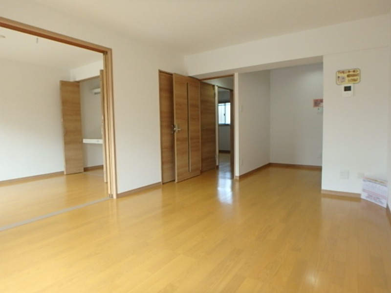 居室・リビング　図面と現状に相違がある場合には現状を優先