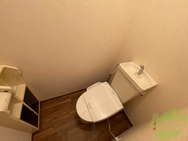 トイレ　温水洗浄便座付きのトイレは、使用しやすそうですね。