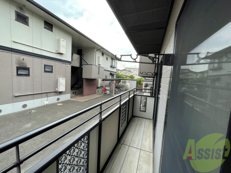 バルコニー　ルコニーが付いているので晴れた日は洗濯物が干せますね